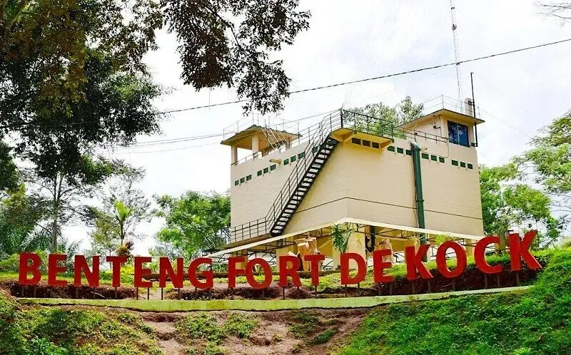 benteng fort de kock di bukittinggi