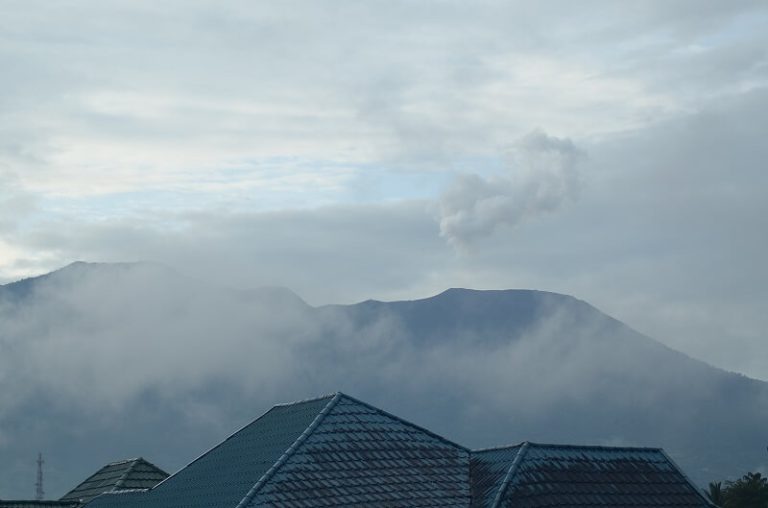 gunung merapi bukittinggi