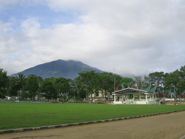 lapangan kantin bukittinggi