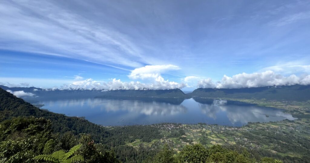 puncak lawang tampak danau maninjau