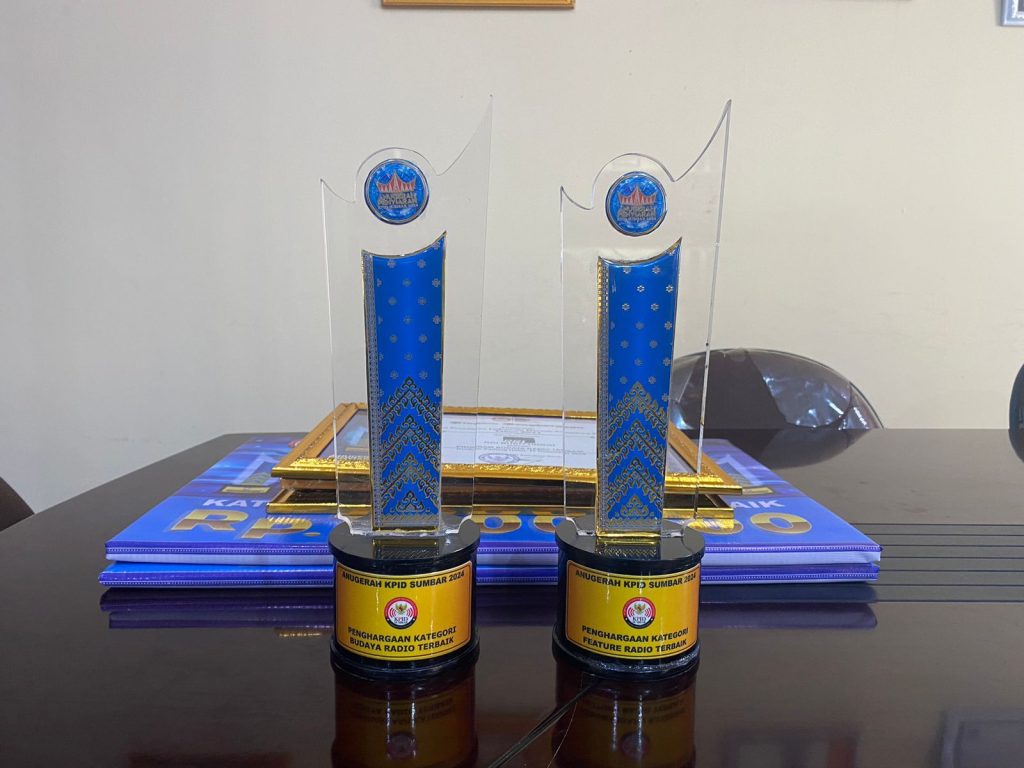 rri bukittinggi raih 2 penghargaan 1