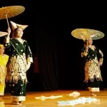 tari payung sumatra barat