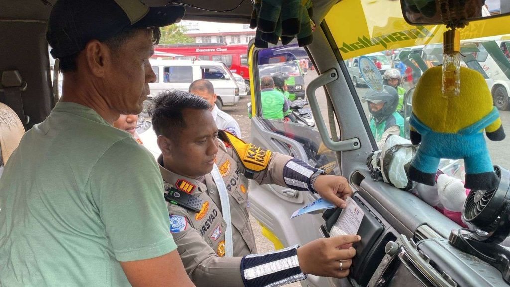 satlantas polresta bukittinggi cek kondisi bus