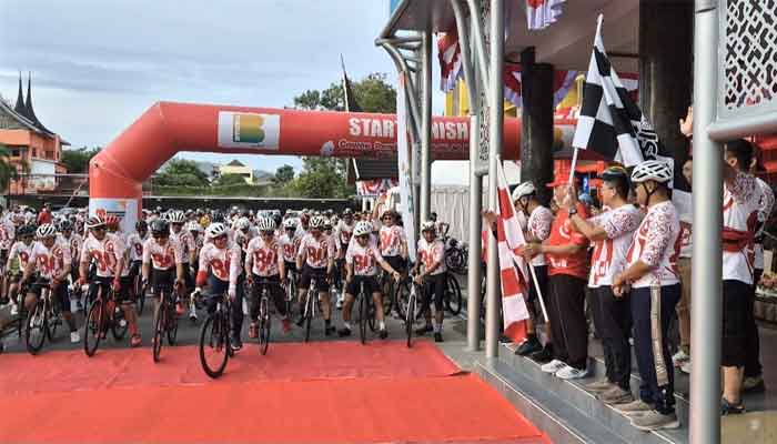 Gowes Parade merah putih 80km