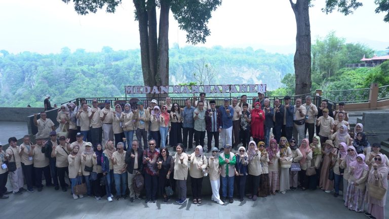 PTNBH se indonesia kenalkan identitas kota perjuangan