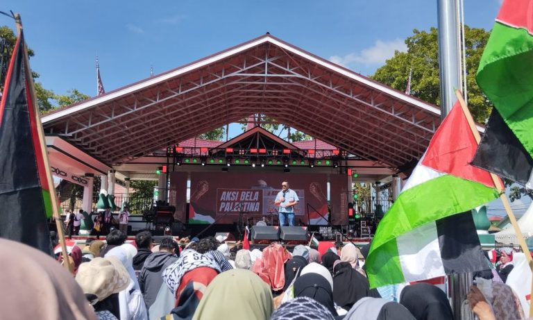 Pemprov Sumbar Dukung Operasi Bibir Sumbing Gratis Kolaborasi Alumni SMA 1 Bukittinggi dan Smile Train