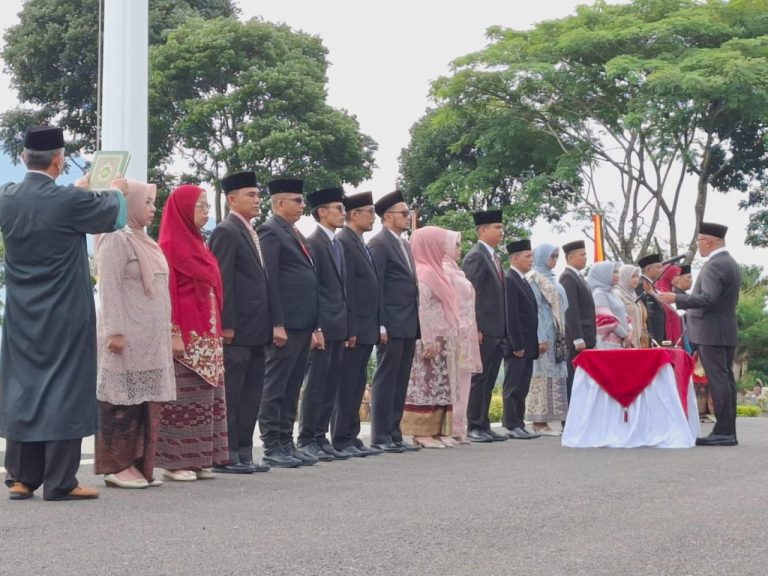 Wali Kota Lantik 19 Pejabat di Lingkungan Pemko Bukittinggi