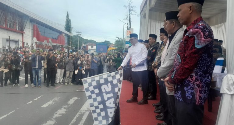 Walikota Bukittinggi Ramlan Nurmatias Lepas Pawai Ta’ruf MTQN XLI Provinsi Sumatera Barat