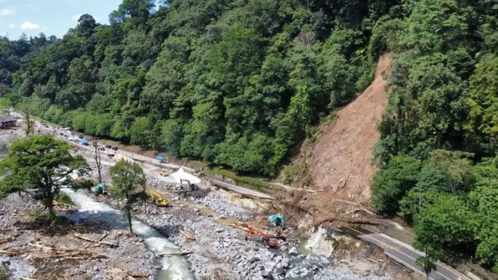 Jalur Lembah Anai Masih Ditutup, Padang–Bukittinggi