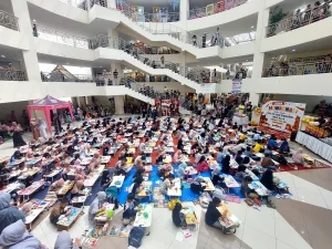 Ratusan Anak Meriahkan Lomba Mewarnai 100 Tahun Jam Gadang di Bukittinggi