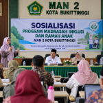 Sosialisasi program madrasah inklusi dan ramah anak di MAN 2 Kota Bukittinggi.
