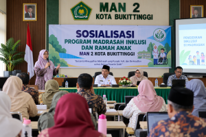 Sosialisasi program madrasah inklusi dan ramah anak di MAN 2 Kota Bukittinggi.